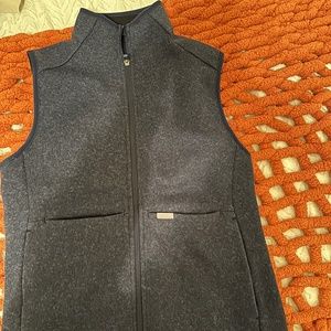 NAVY FIGS SCRUB VEST SIZE MEDIUM WORN ONCE